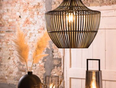 Schmale Stehlampen und Lampen aus Draht – eine stilvolle Kombination für jeden Raum